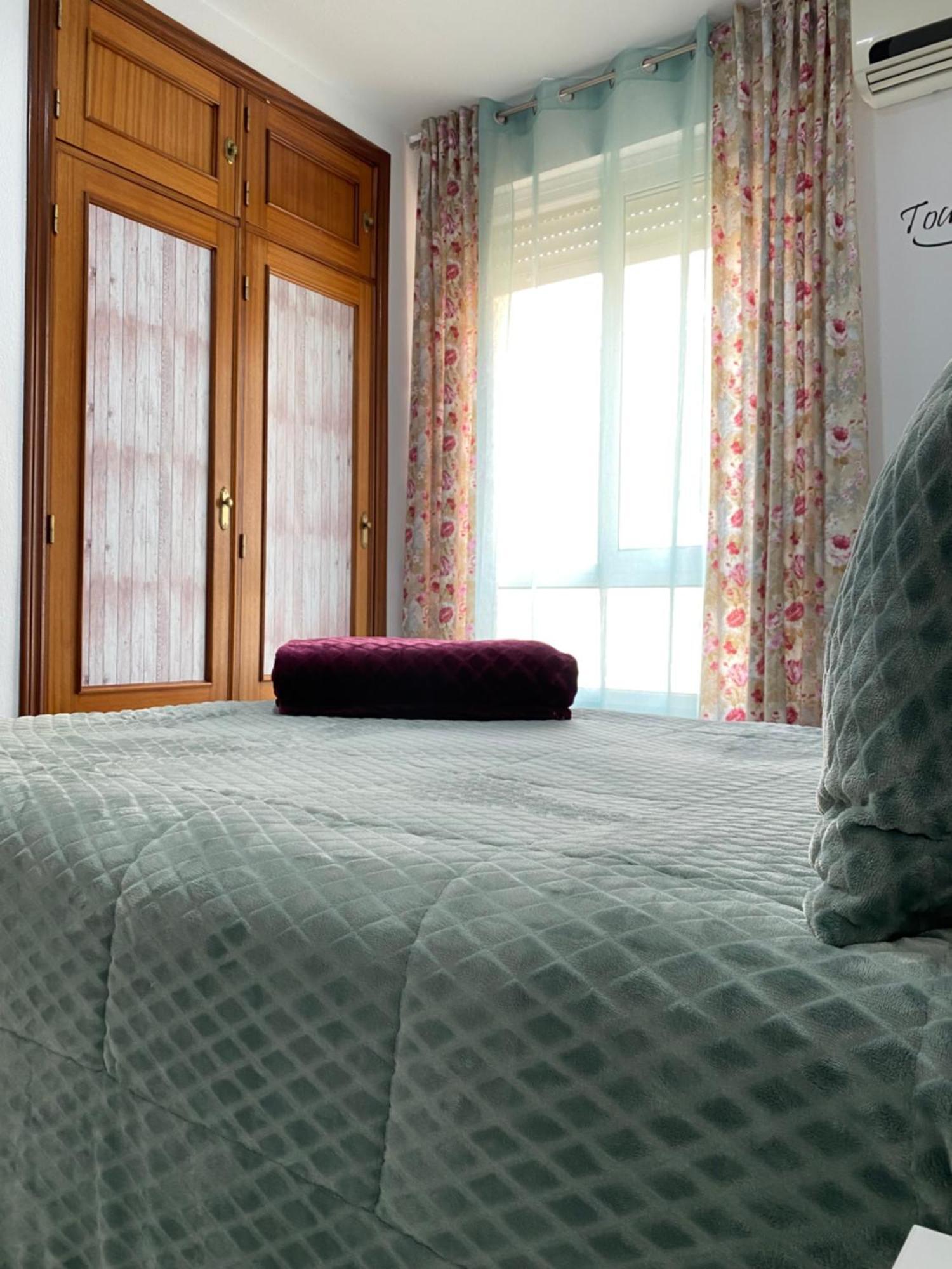 Apartamento Almenas Ecija Bagian luar foto